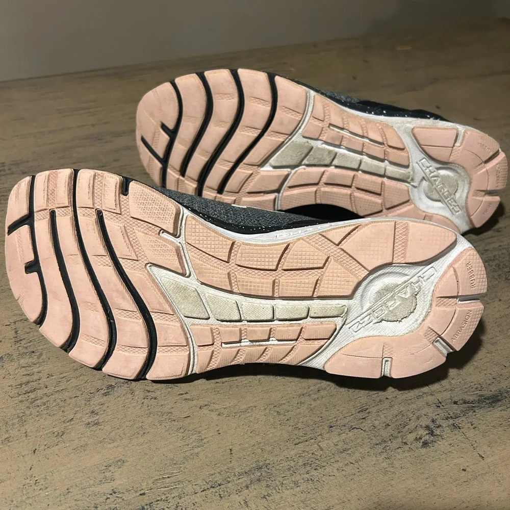 Womens‎ Under Armour Charged Shoes - Picture 2 of 5